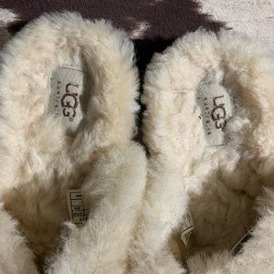 Women’s UGG slippers not new but in really good conditions